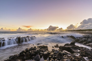 USA, Hawaii, Kauai, Pacific Ocean, South Coast, Kukuiula Bay at sunset - FOF10435