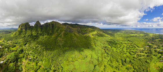 USA, Hawaii, Kauai, Kalalea Mountain, Hole in the Mountain, Aerial View - FOF10440