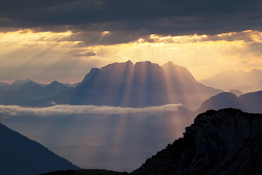 Austria, Tyrol, Kramsach, View from Rofan Mountains to Kaiser Mountains, Wilder Kaiser at sunrise - CVF01120