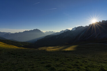 Italy, Veneto, Dolomites, Giau Pass, Cristallo and Lastoi de Formin at sunrise - LOMF00838