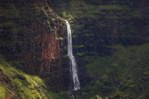 USA, Hawaii, Kaua'i, Waimea Canyon State Park, Blick auf Waimea Canyon, Waipo'o Falls - FOF10494