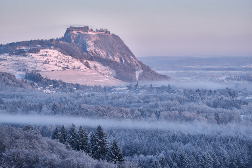 Germany, Baden-Wuerttemberg, Konstanz district, Hegau volcano Hohentwiel in winter in morning light - ELF02009