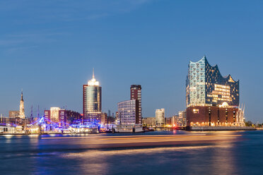 Deutschland, Hamburg, Elbphilharmonie und HafenCity zur blauen Stunde - WDF05093