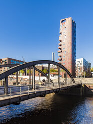 Germany, Hamburg, Bridge and high rise buiding in HafenCity - WDF05100
