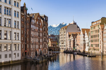 Deutschland, Hamburg, Altstadt, Stadthäuser am Nikolai Fleet - WDF05104