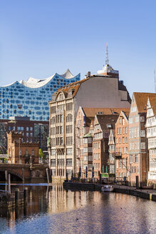 Deutschland, Hamburg, Altstadt, Stadthäuser am Nikolai Fleet - WDF05105