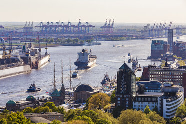 Germany, Hamburg, Ships at St. Pauli landing stages - WDF05110