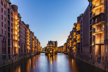 Germany, Hamburg, Old Warehouse District and Wasserschloss - WDF05117