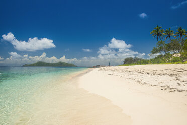 Fiji, Mamanuca islands, Monuriki, sand beach - RUNF01352