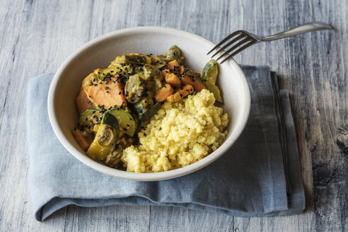 Hirse mit Rahmgemüse, Zucchini, Süßkartoffeln und Pilzen - EVGF03417