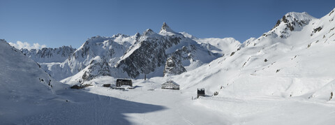 Schweiz, Grosser St. Bernhard Pass, Pain de Sucre, Winterlandschaft in den Bergen, lizenzfreies Stockfoto