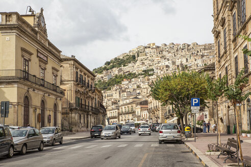 Italien, Sizilien, Modica, Stadtbild - MAMF00434