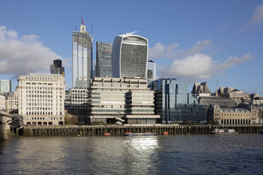 UK, London, City of London, Skyline an der Themse - WIF03827