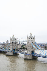 UK, London, Luftaufnahme der Tower Bridge - IGGF00845