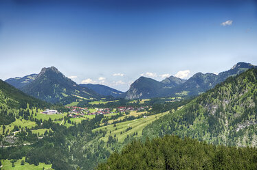 Deutschland, Bayern, Oberallgäu, Blick vom Imberger Horn zum Oberjoch, Bad Hindelang - ALEF00103