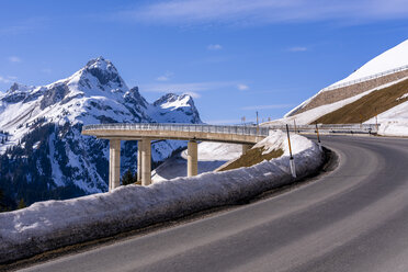 Österreich, Vorarlberg, Allgäuer Alpen, Winter am Hochtannbergpass - STSF01848