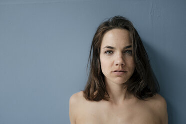 Portrait of a pretty woman with bare shoulders - KNSF05710