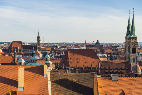 Deutschland, Nürnberg, Blick auf das mittelalterliche Zentrum - RUNF01392