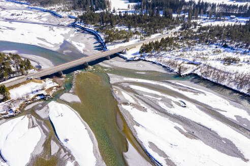 Österreich, Tirol, Lechtal, Fluss Lech im Winter, Luftbild - STSF01864