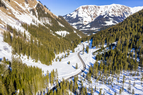 Österreich, Tirol, Lechtal, Namlospass im Winter, Luftbild, lizenzfreies Stockfoto