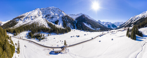 Österreich, Tirol, Kelmen am Namlospass, im Winter, Luftbild, lizenzfreies Stockfoto