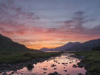 Knoydart Peninsula bei Barisdale im Sonnenuntergang - HUSF00025