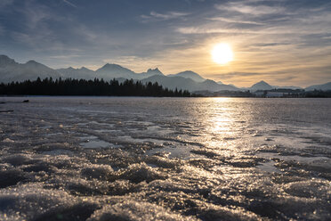 Germany, Bavaria, Allgaeuer Alps, Hopfensee in winter - STSF01872