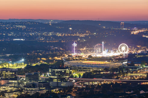 Deutschland, Baden-Württemberg, Stuttgart, Bad Cannstatt, Mercedes-Benz Werk, Mercedes-Benz Arena und Cannstatter Wasen bei Nacht - WDF05189