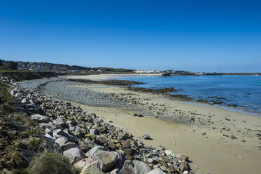 United Kingdom, Channel Islands, Alderney, Braye Bay, beach - RUNF01454