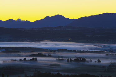 Germany, Auerberg, fog bank - DLF00042