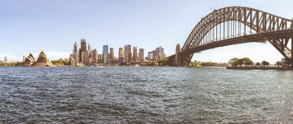 Australia, New South Wales, Sydney, panoramic of Sydney with the bridge, harbor, financial district and the Opera house - KIJF02341