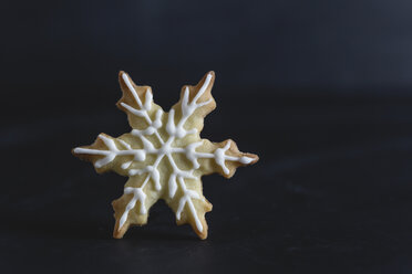 Pastry with sugar icing, snowflake - STBF00245