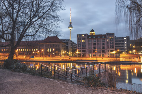 Germany, Berlin-Mitte, View from Fischerinsel over Spree river to Berlin TV Tower in the evening - KEBF01216