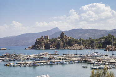 Sizilien, Cefalu, Hafen und Burgruine - MAMF00462