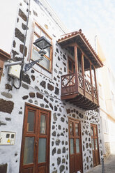 Spanien, Kanarische Inseln, La Palma, Tijarafe, Fassade eines Hauses - BSCF00598