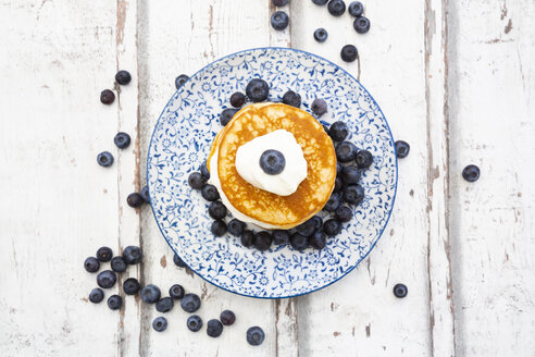 Pancakes with blueberries and greek yogurt, with almond flour, ketogenic diet - LVF07845