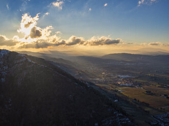 Italy, Umbria, Gubbio, Apennines at sunrise in winter - LOMF00858