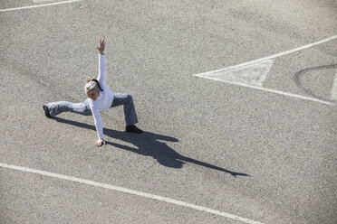 Senior woman doing pilates exercise - GRSF00088