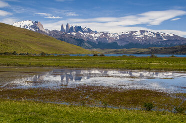 Chile, Patagonien, Torres del Paine National Park, landschaftlich reizvoll - RUNF01496