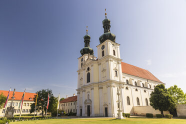 Österreich, Burgenland, Frauenkirchen, Basilika Maria Geburt - AIF00611