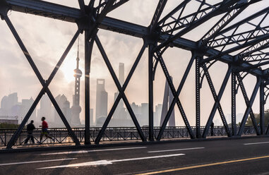 Waibaidu Bridge and Pudong skyline, Shanghai, China - CUF49828