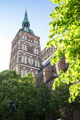 Deutschland, Mecklenburg-Vorpommern, Stralsund, Altstadt, Nikolaikirche - MAMF00488