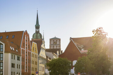 Deutschland, Mecklenburg-Vorpommern, Stralsund, Altstadt, Nikolaikirche - MAMF00503