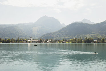 Österreich, Alpen, Salzburg, Salzkammergut, Salzburger Land, Wolfgangsee, Blick Richtung Strobl - GWF06011