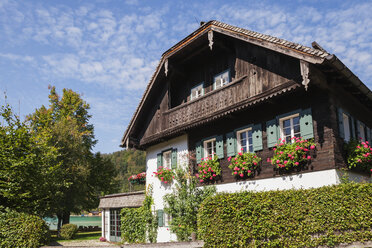 Österreich, Alpen, Salzburg, Salzkammergut, Salzburger Land, Wolfgangsee, Strobl, typisches Haus - GWF06016