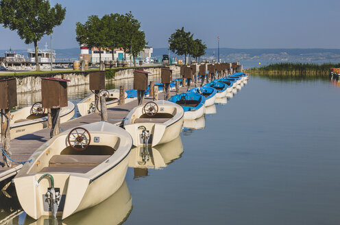 Österreich, Burgenland, Neusiedler See, Boote in Podersdorf - AIF00632