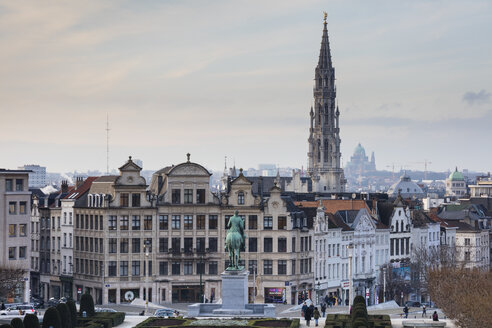 Belgien, Brüssel, Blick vom Mont des Arts, Rathaus und Unterstadt - WIF03869