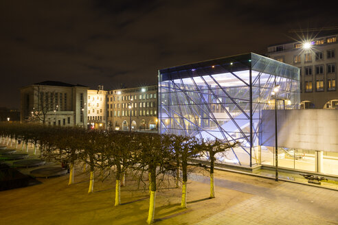 Belgien, Brüssel, Mont des Arts bei Nacht - WIF03874