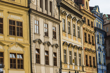 Czech Republic, Prague, houses on old town square - RUNF01515