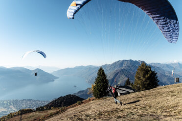Switzerland, Ticino, Locarno, Ascona, Lake Maggiore, Paragliders - WFF00032